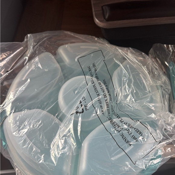 Lock N Lock vegetable tray - Picture 2 of 2